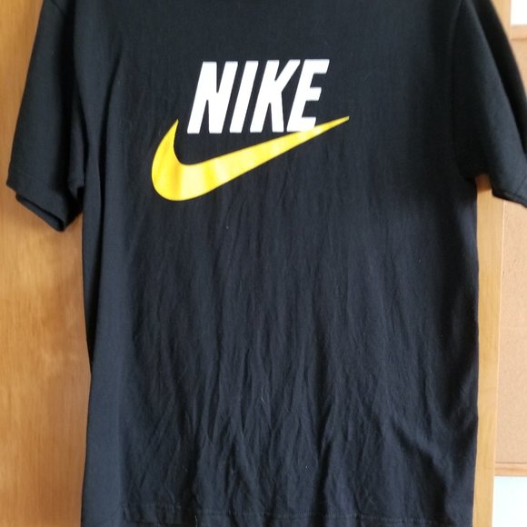 yellow and black nike shirt